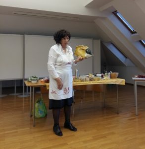 20160504 192848 293x300 - Emilija Pavlič:  Nasveti za ekološki način kuhanja -  hladen začetek kuhanja in peke naše domače hrane