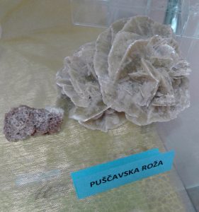 20161024 150954 281x300 - Tim Žnidaršič Svenšek - Minerali in kristali - razstava poldragih kamnov