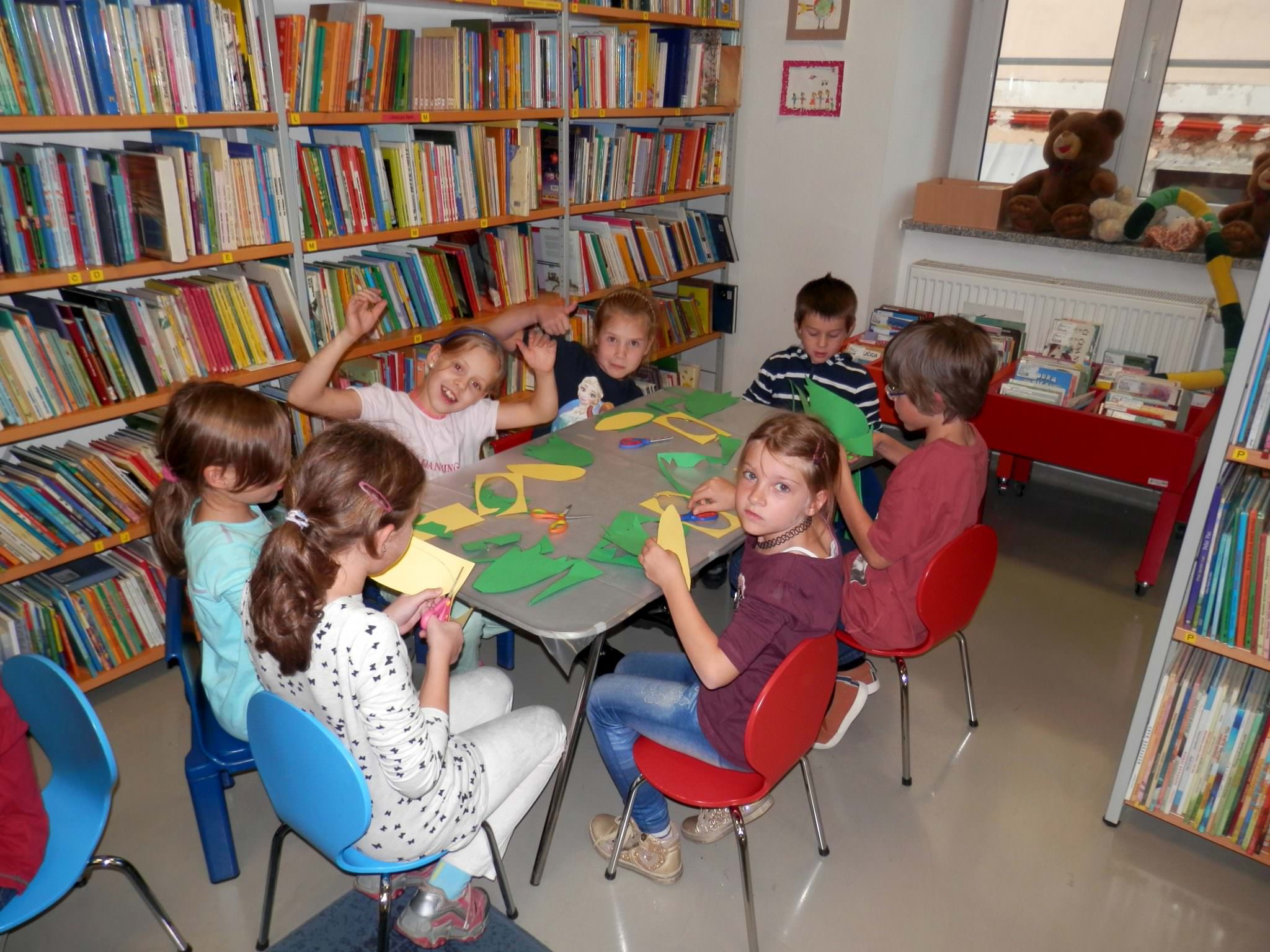 PA110026 - Zlata jesen - pravljična urica z ustvarjalno delavnico za otroke od 4. leta dalje