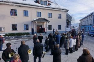DSC07988 300x200 - Odkritje doprsnega kipa Jožeta Udoviča ob 30-letnici poimenovanja knjižnice