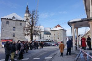 DSC07991 300x199 - Odkritje doprsnega kipa Jožeta Udoviča ob 30-letnici poimenovanja knjižnice
