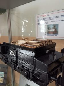 IMG 20180226 102236 225x300 - Zvone Ivančič - razstava maket lokomotiv in izbora znamk