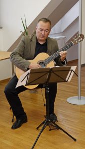 DSC04350 171x300 - Lojze Perko: Svet ob Cerkniškem jezeru