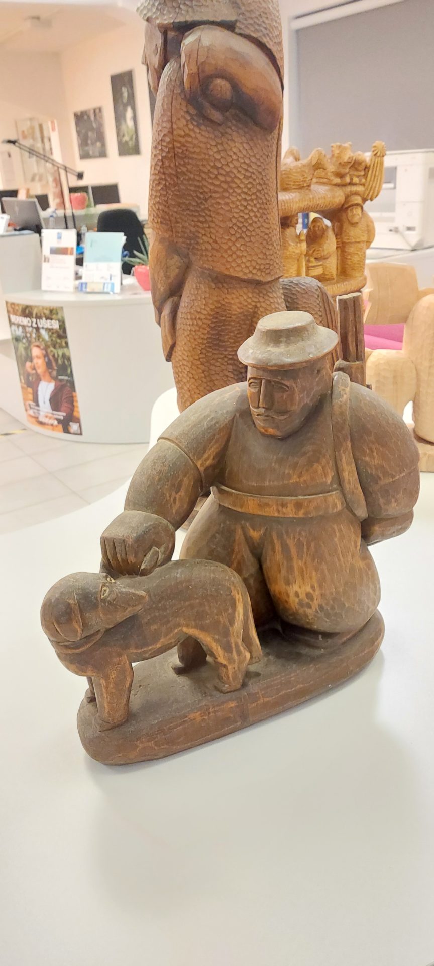 20220916 190230 - Edvin Puntar - razstava lesenih kiparskih del