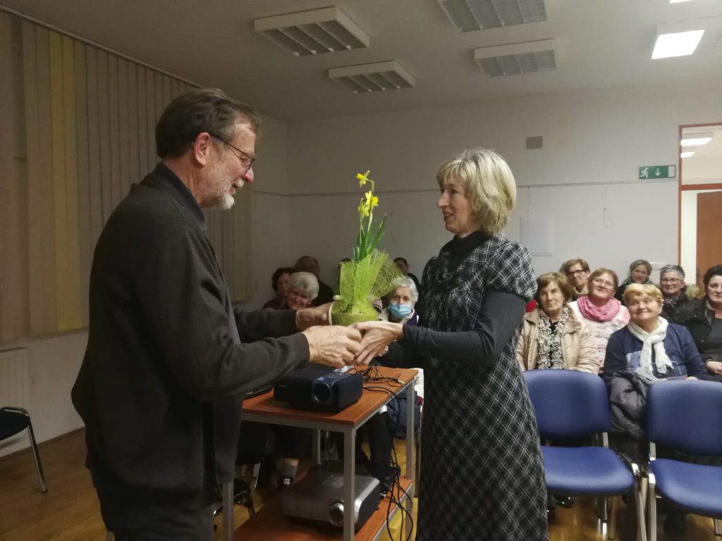 326347490 872762430440960 7429168727373486153 n 1024x768 - V knjižnici o demenci