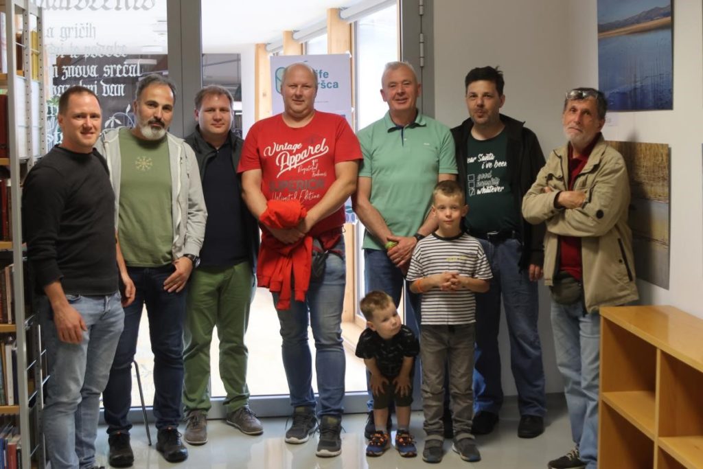 l 639152RAZSTAVA FOTOGRAFOV 16 FOTO LJUBO VUKELIC 1 1024x683 - Odprtje razstave LIFE Tršca