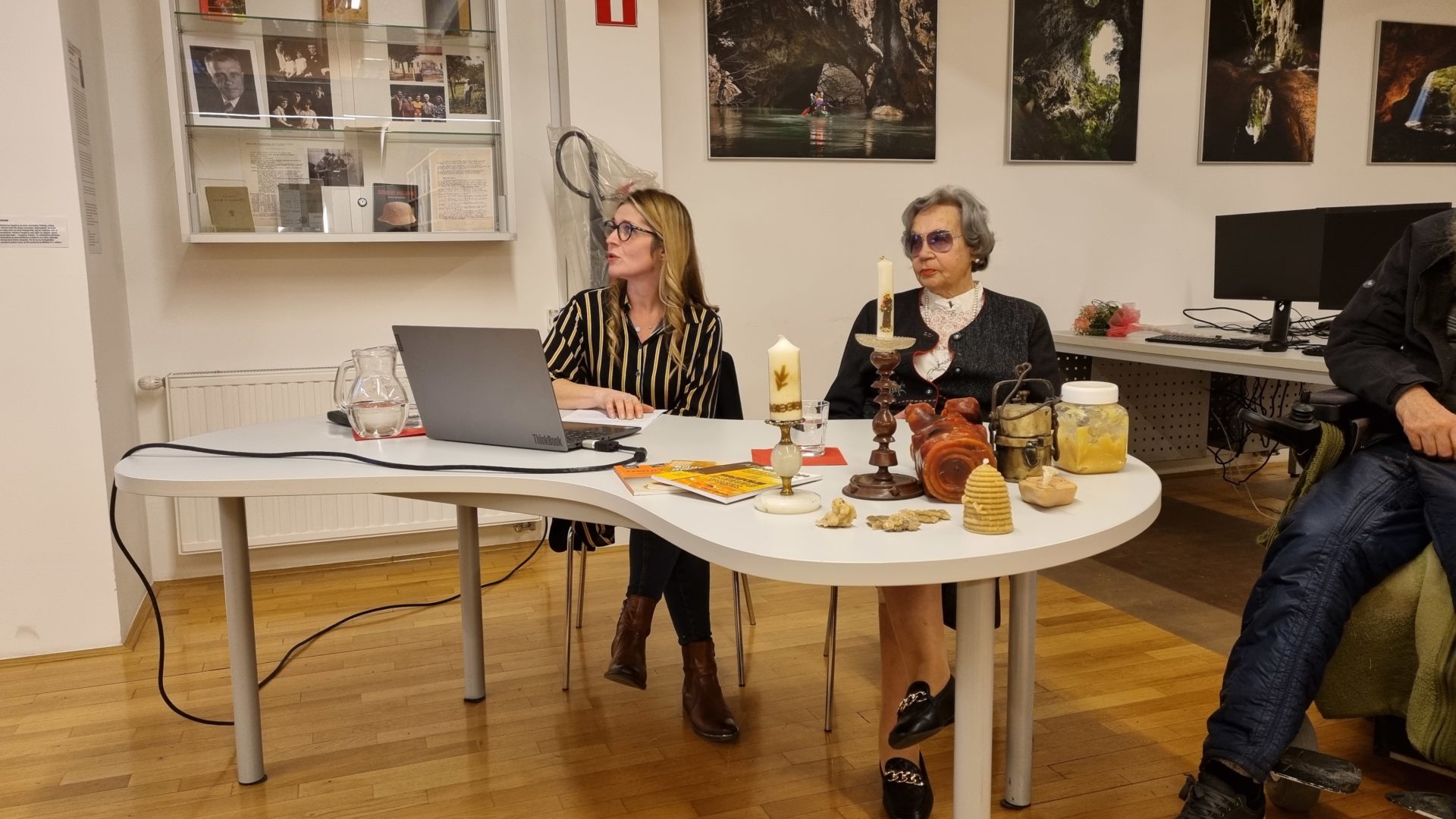20250108 180924 - Slavka Repolusk - Ročno izdelane sveče in svečniki
