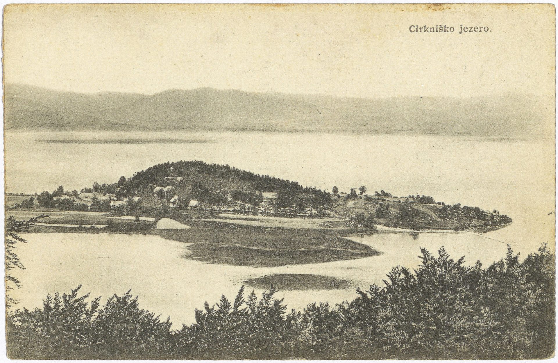Otok 6202552 1057 Cerknisko jezero a - Notranjski kraji na razglednicah