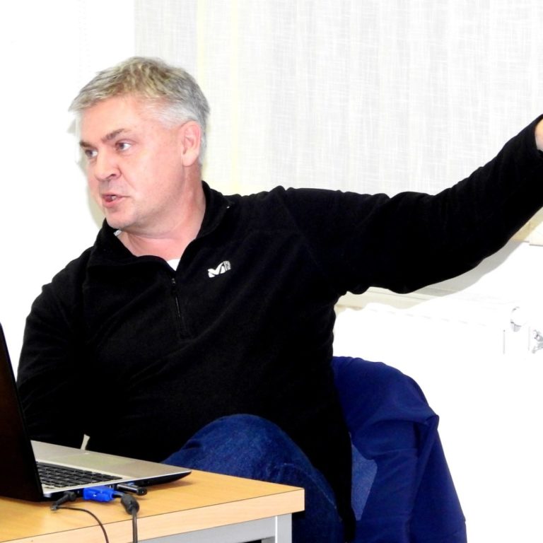 Meja v Javornikih pred drugo svetovno vojno: predavanje v Enoti Maričke Žnidaršič Stari trg pri Ložu