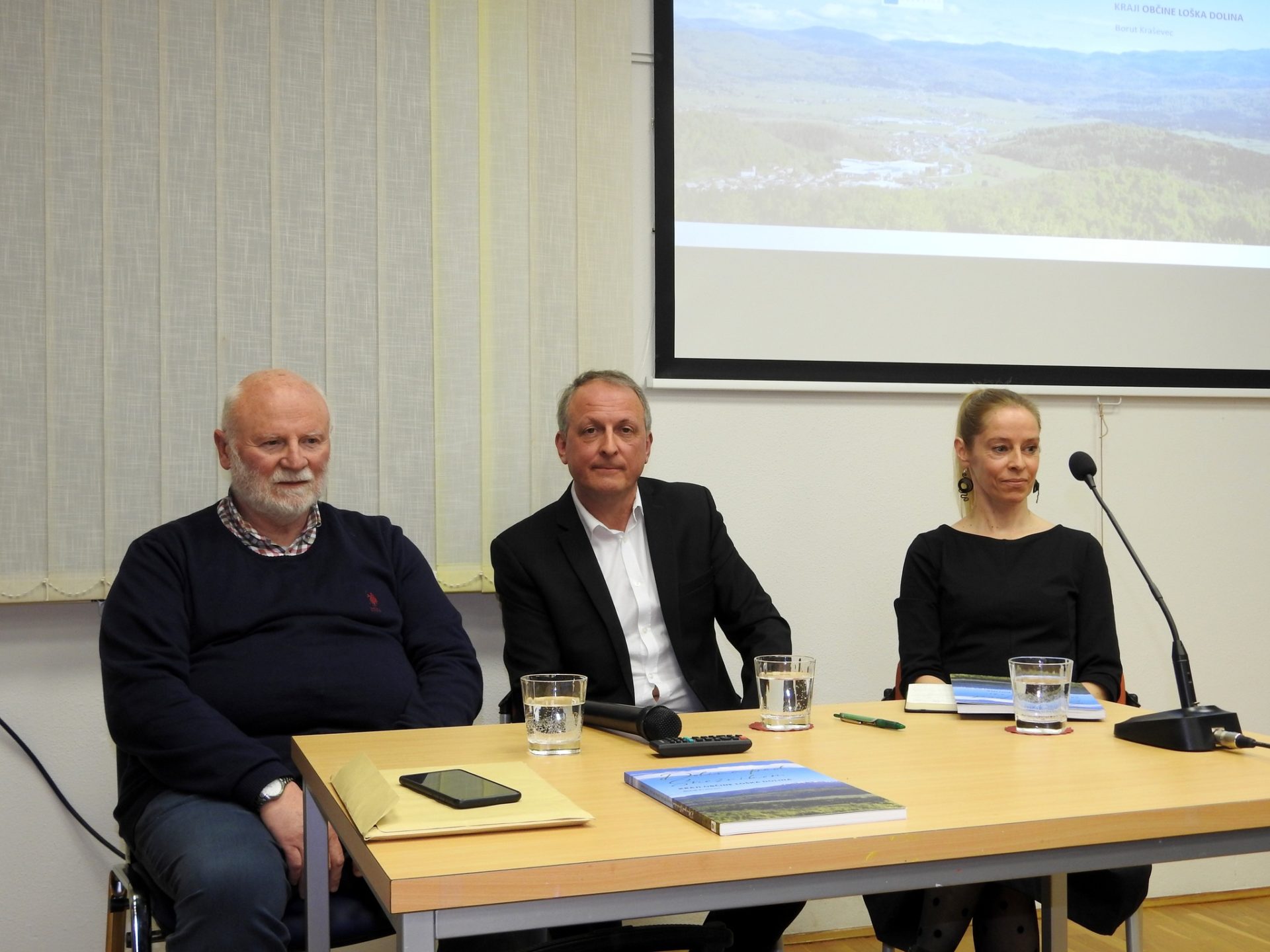 Borut Krasevec Vesna Telic Kovac in dr. Janez Sumrada - Predstavitev knjige Dolina pod Snežnikom Boruta Kraševca