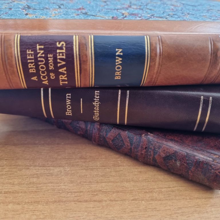 Prva izdaja knjige A brief account … Edwarda Browna v cerkniški knjižnici