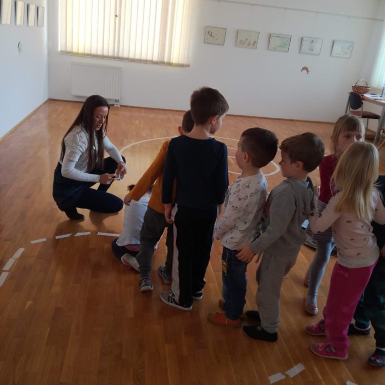 Delavnica z akademsko slikarko Karmen Bajec