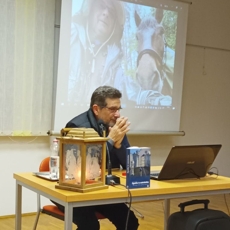 Zvrhan nahrbtnik zgodb dr. Ivana Janeza Štuheca