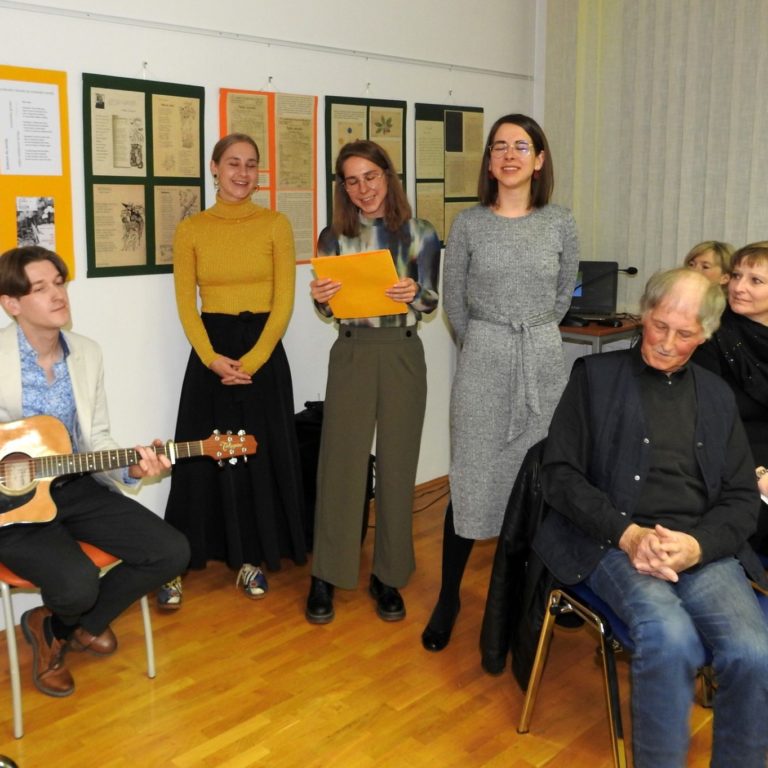 Večer, ko so besede zvenele pod Snežnikom: 110-letnica rojstva Maričke Žnidaršič