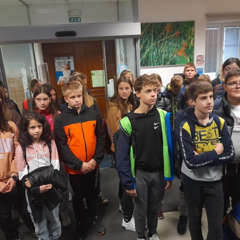 V okviru projekta »Rastem s knjigo« so nas že obiskali starotrški sedmošolci