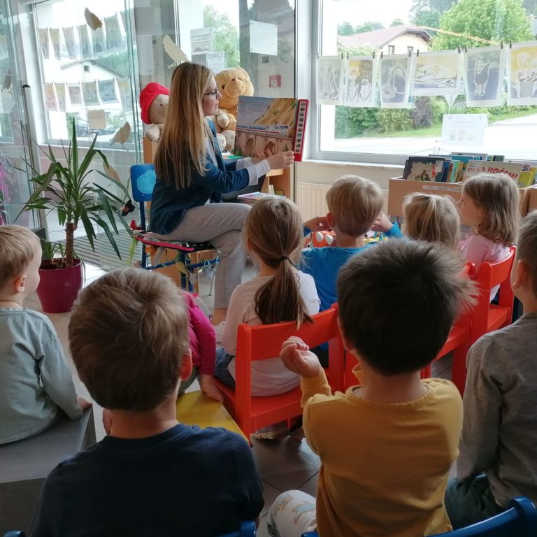 Metuljčki na obisku rakovške knjižnice