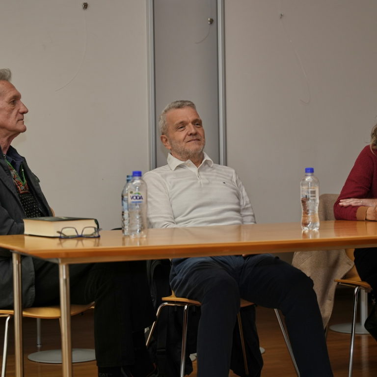 Simfonija v besedi in Trdo pripovedništvo