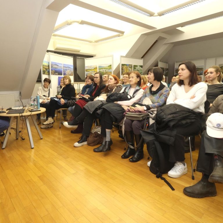 Prispevek o Bralnih požiralnikih na Radiu 94