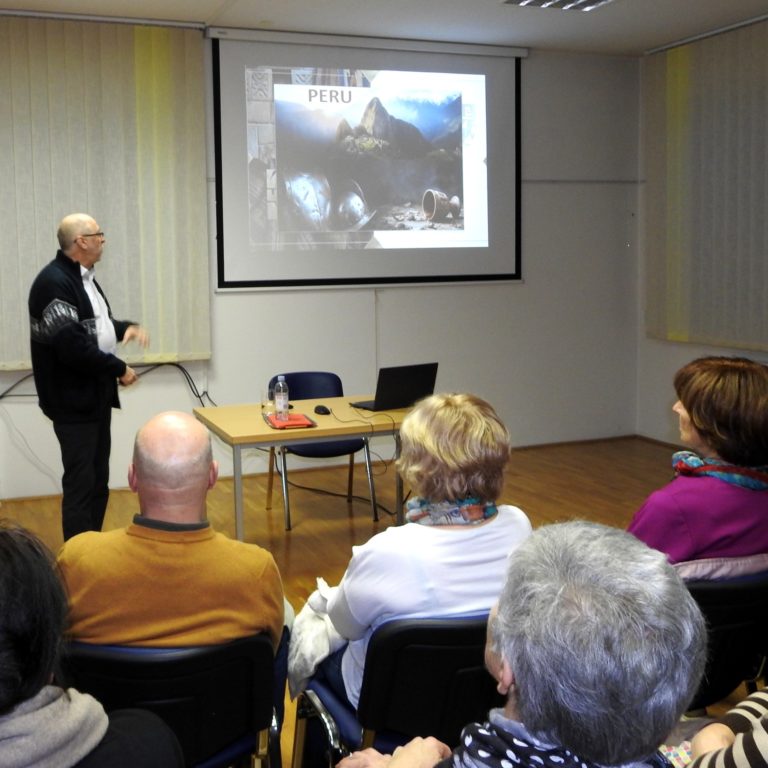 Po deželi Inkov v starotrški knjižnici