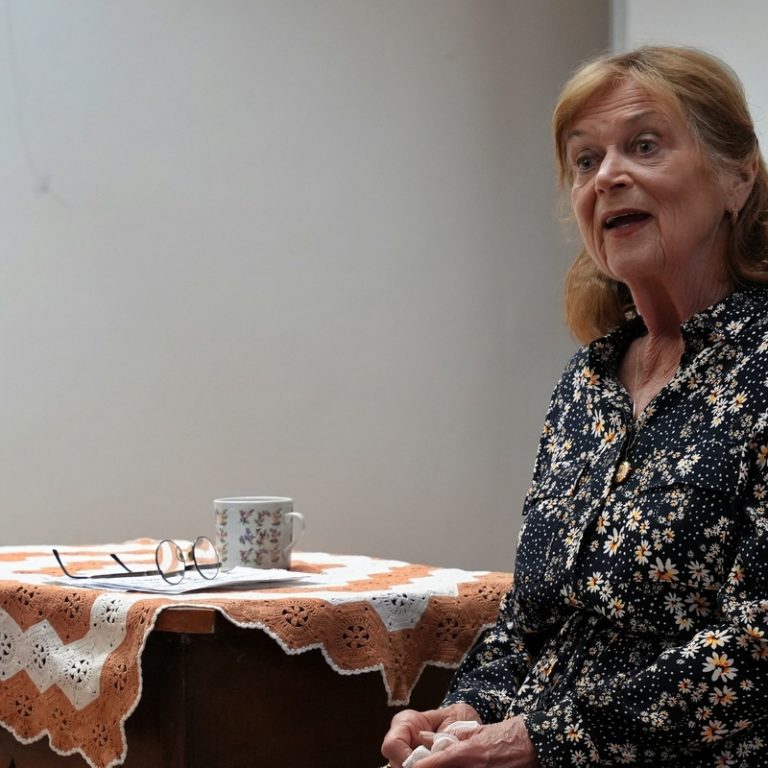 Marijana Brecelj v monodrami Nemško življenje
