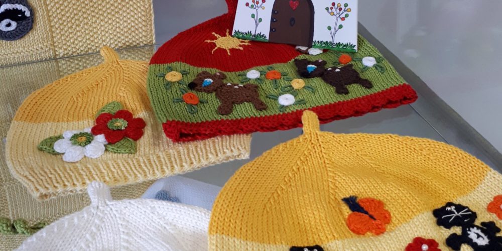 Darja Bajc – razstava pletenih in kvačkanih izdelkov za najmlajše