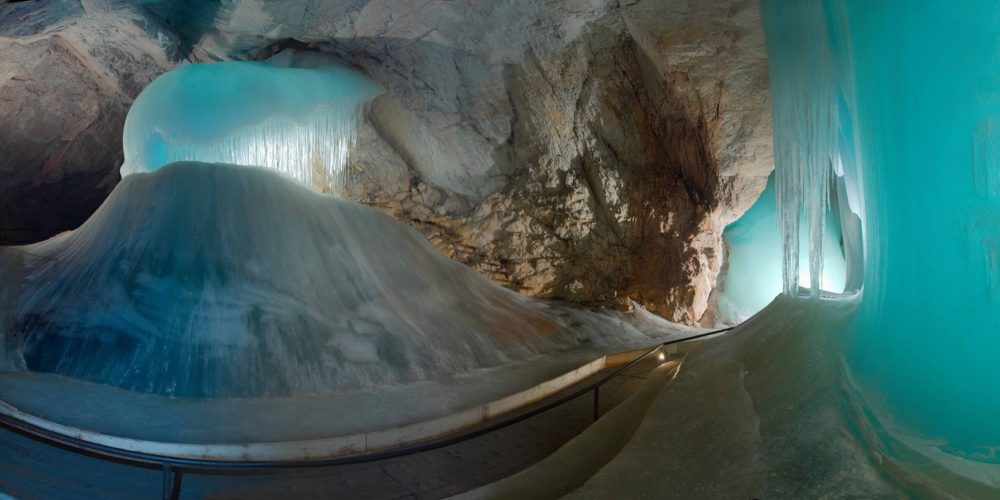 Matej Kržič: Lepote največje ledene turistične jame na svetu in turizem v njeni okolici
