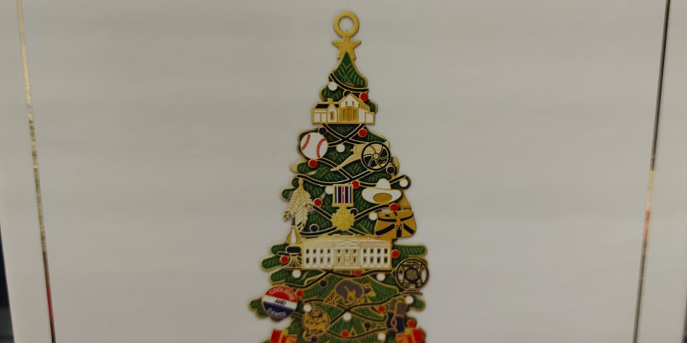 Božični okraski Zgodovinskega združenja Bele hiše iz zbirke Anite Leskovec