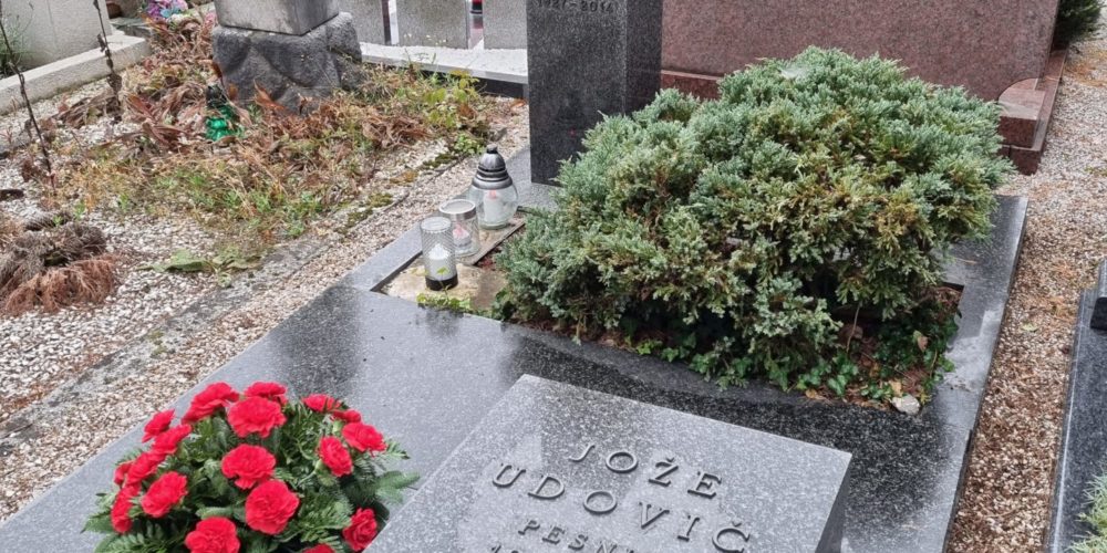 Obisk Udovičevega groba na Žalah ob 110-letnici rojstva